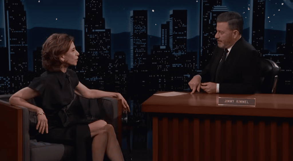 Entrevista de Fernanda Torres no Jimmy Kimmel Live! Gera Reações Divergentes entre Brasileiros