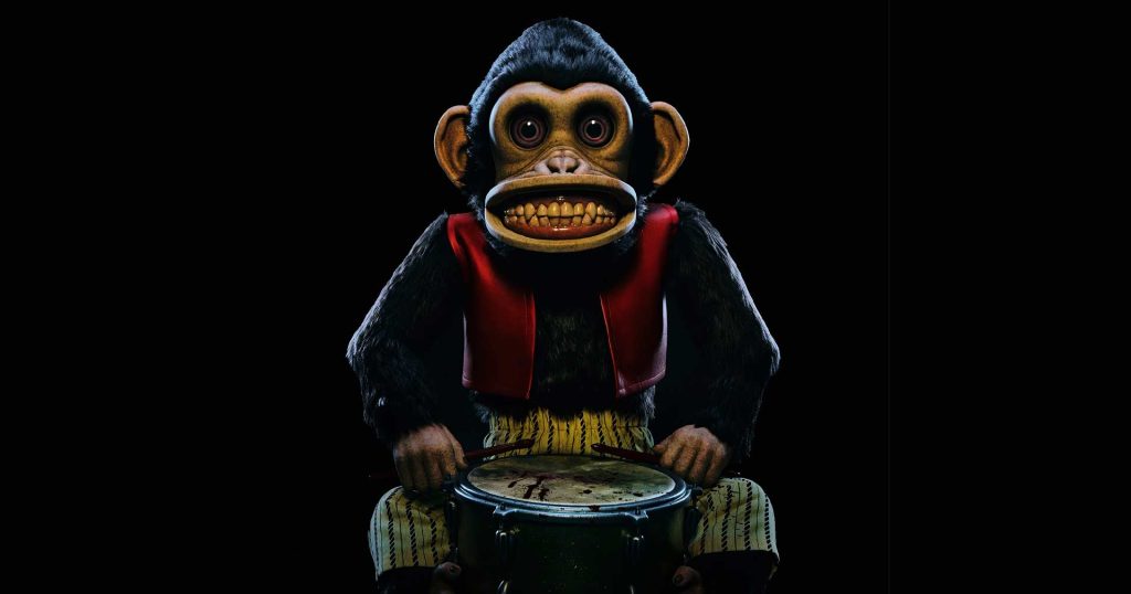 Veja o trailer do filme “O Macaco”, adaptado da obra de Stephen King, em cartaz nos cinemas